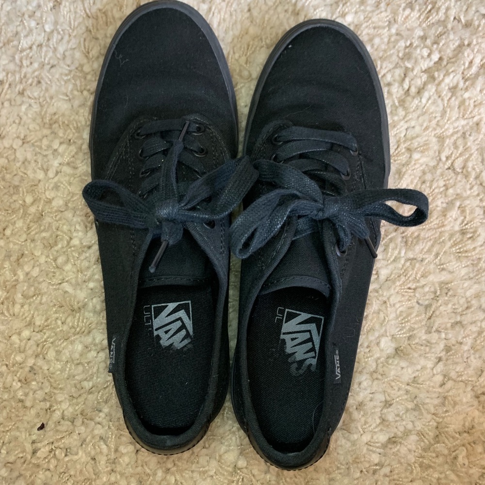 size 9, women’s, low top, black, lace-up vans